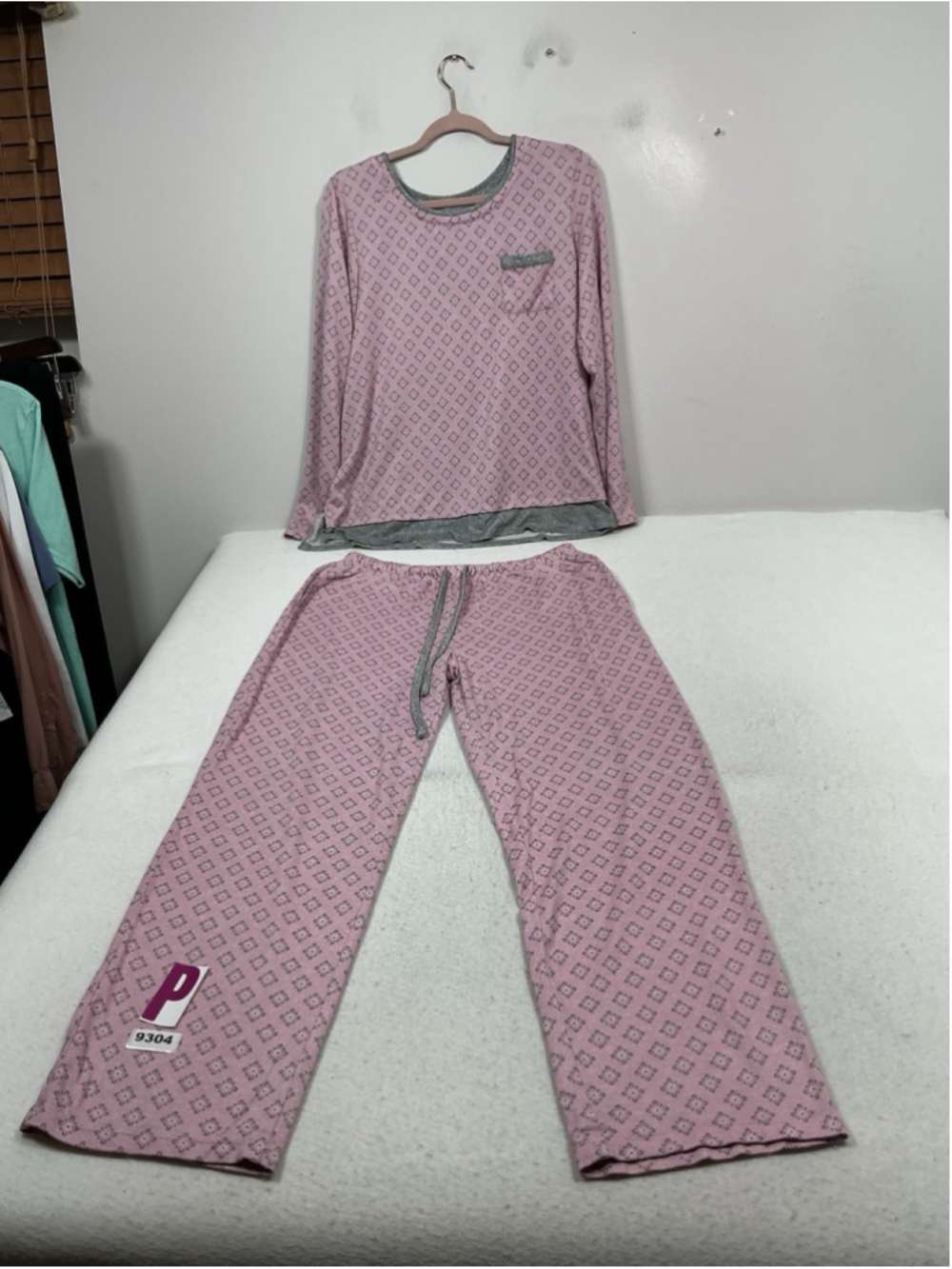 Womans Excellent Cuddl Duds 2 Pc Pajama Set Medium Pink Gray